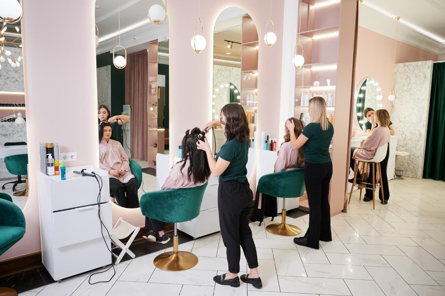 Cover Image for Programa de Fidelidade para Salão de Beleza e Barbearia: Como Transformar o Ciclo Natural de Corte em Receita Previsível